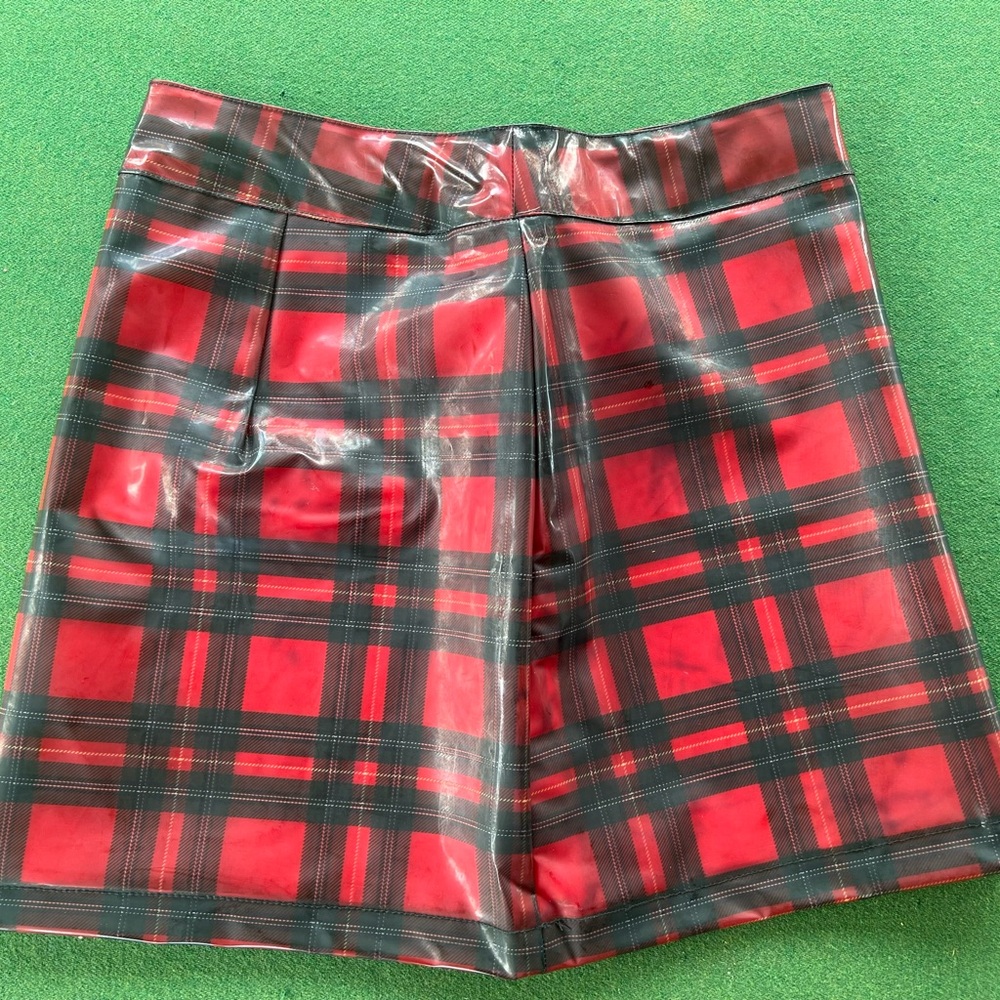 Plaid vinyl skirt Forever 21